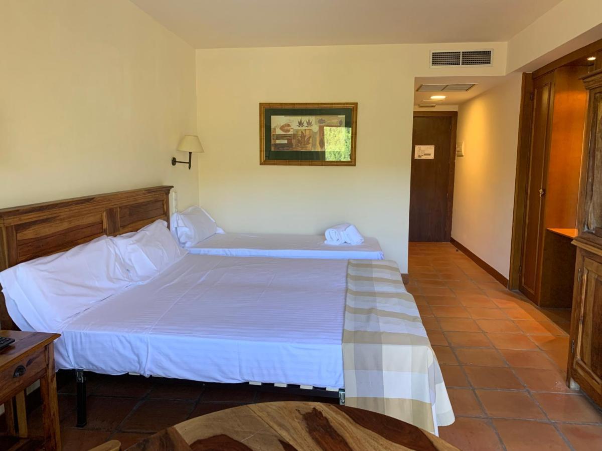 La Figuerola Hotel & Restaurant Vandellos Экстерьер фото