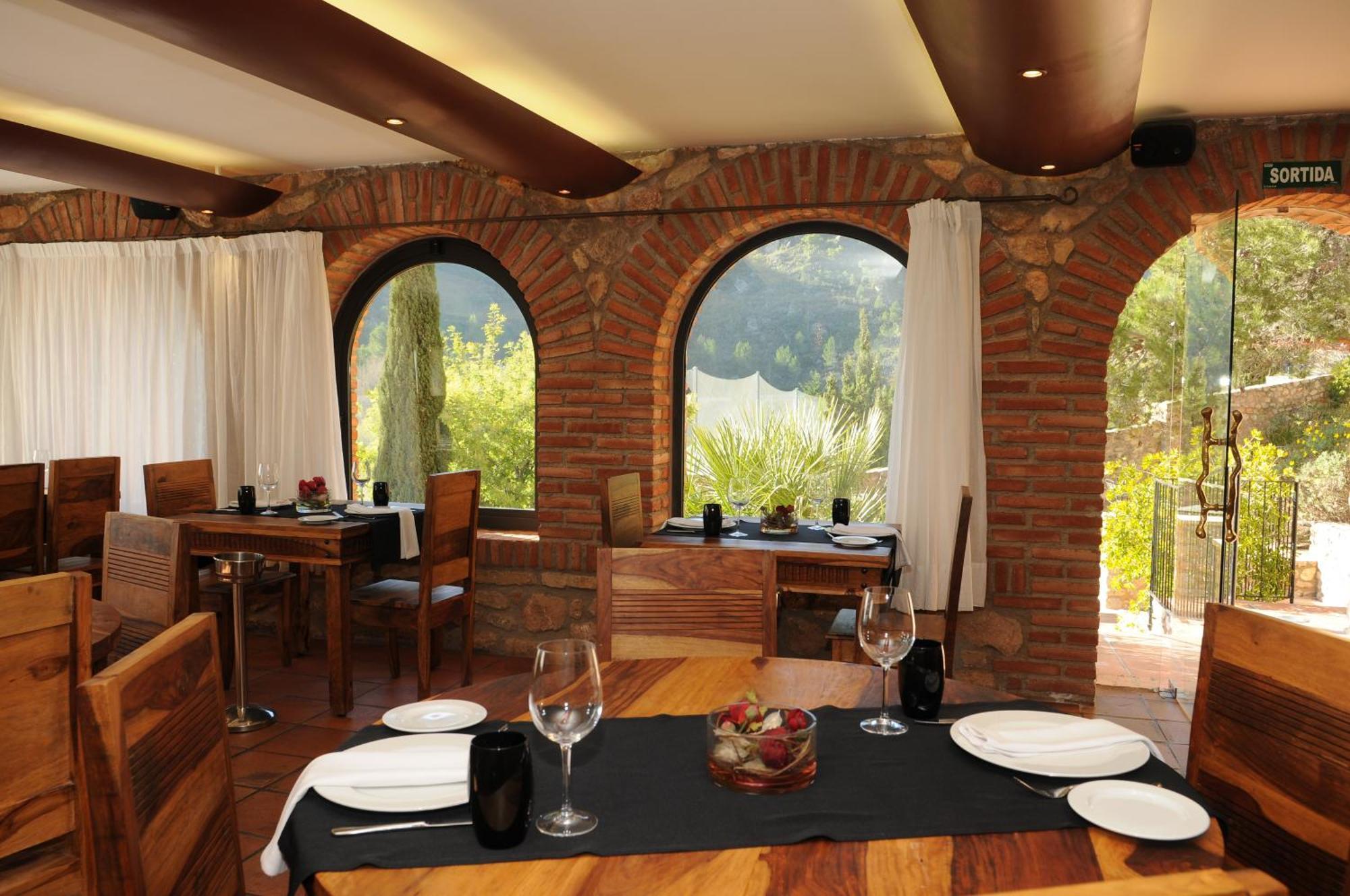 La Figuerola Hotel & Restaurant Vandellos Экстерьер фото